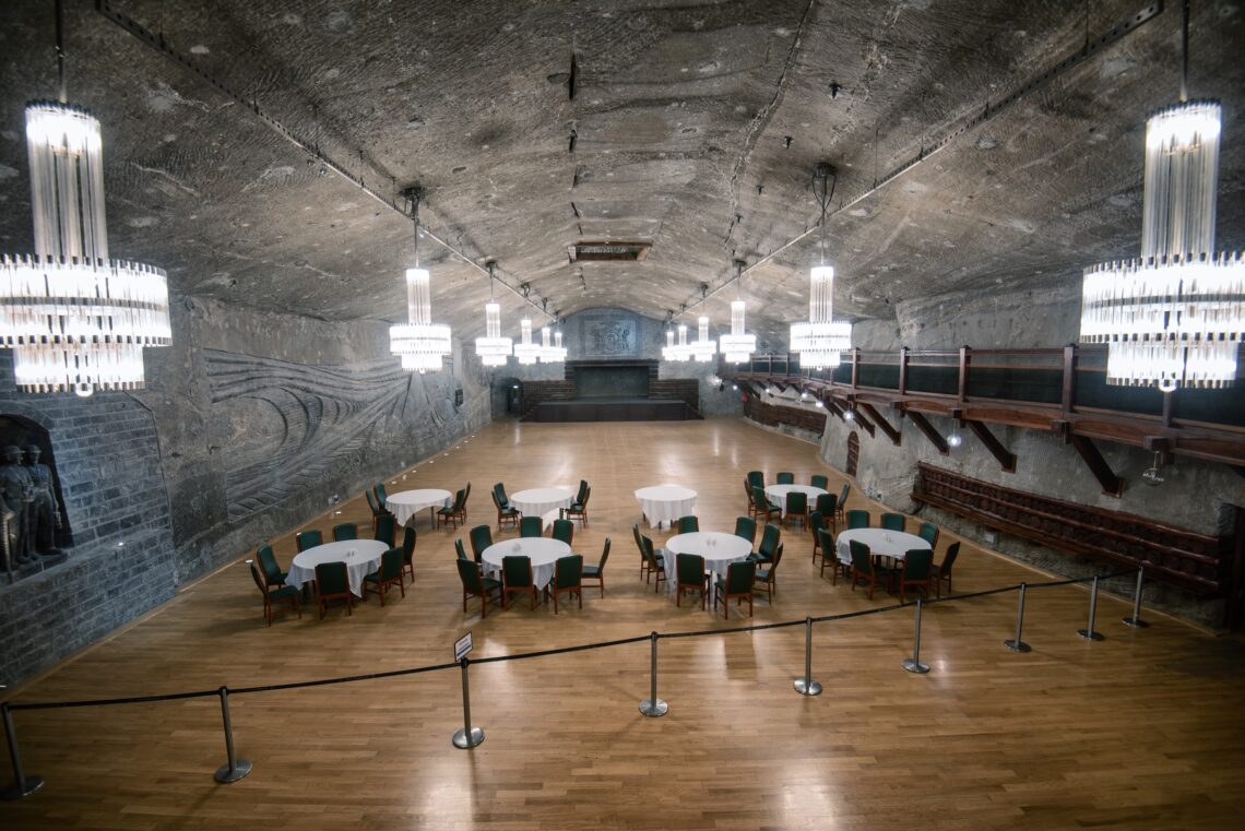 Wynajem sali w Wieliczce – podziemne przestrzenie na konferencje, gale i spotkania firmowe